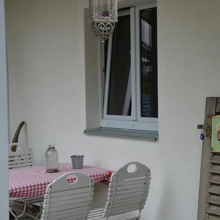 Adele - Gastezimmer Und Am Elberadweg アパート